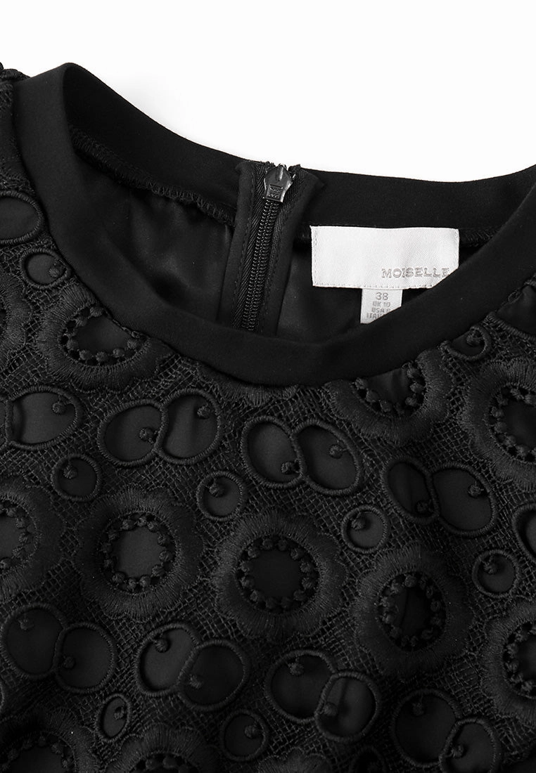 Black Lace Slim Waist Dress