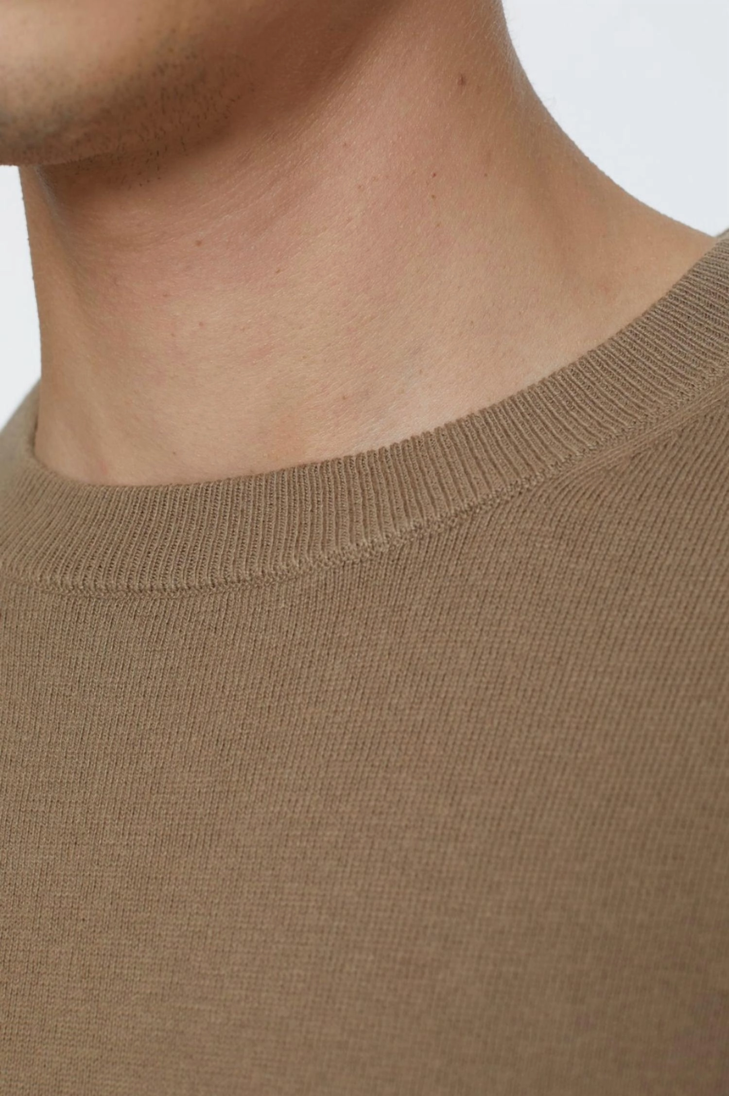 Crew Neck Long Sleeve Knit Sweater In Brown Sugar