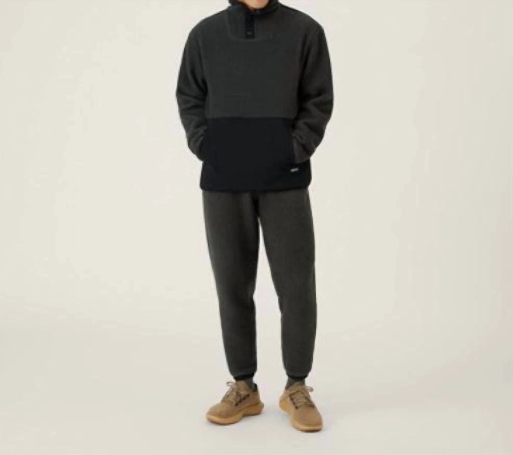 Fluff Fleece Wool Joggers Sweatpants In Natural Black