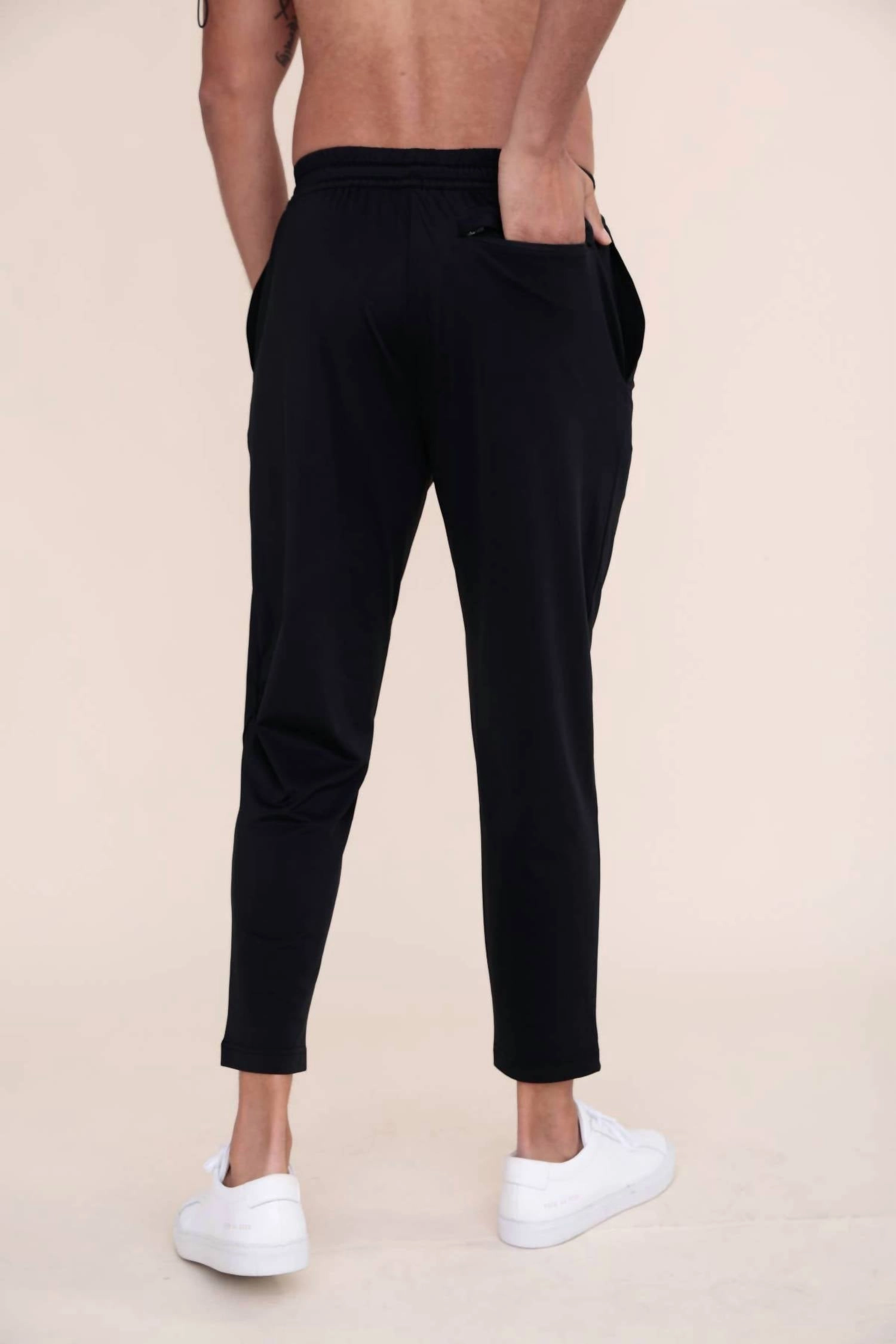 Men's Cool-Touch Active Jogger In Black