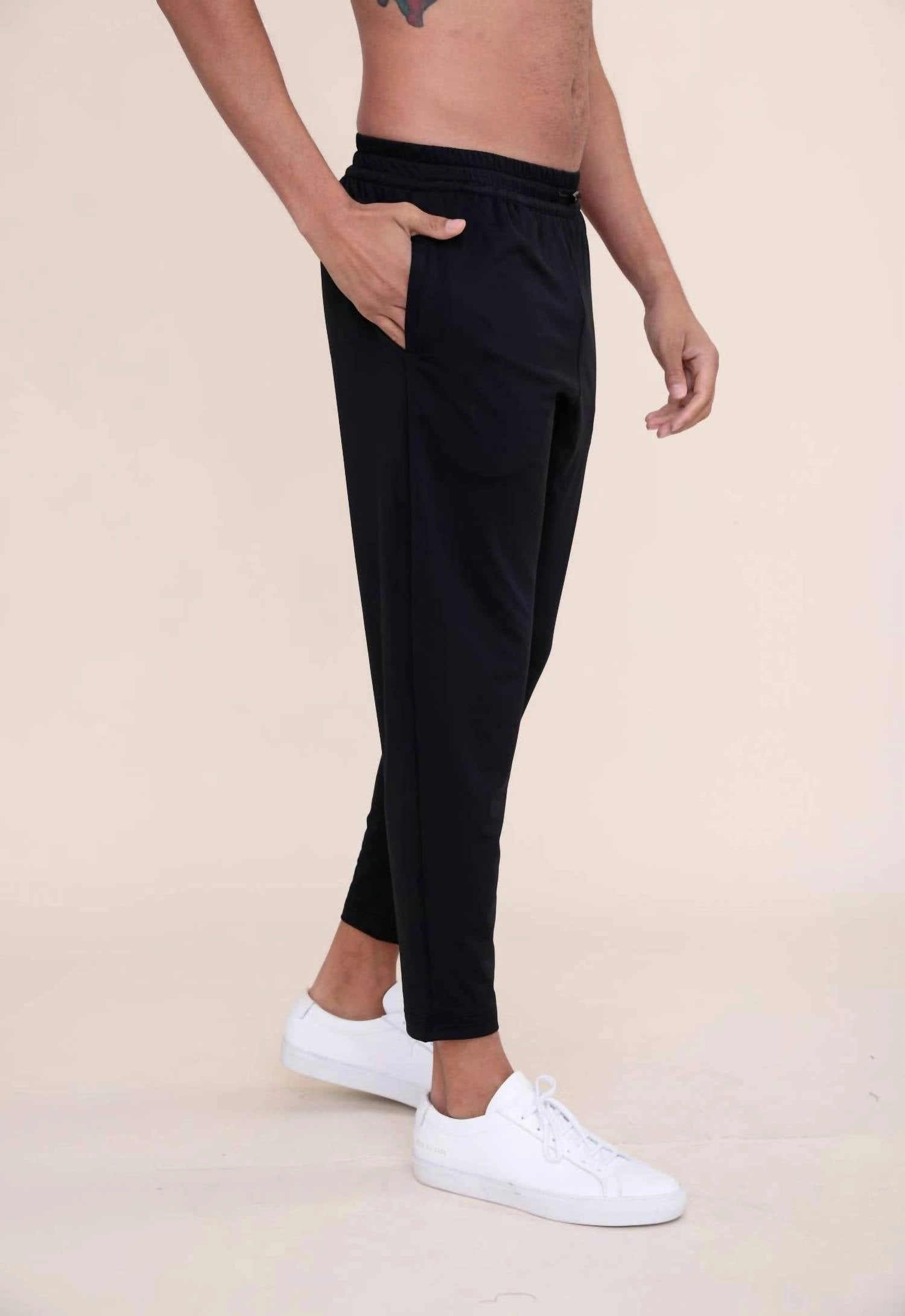 Men's Cool-Touch Active Jogger In Black