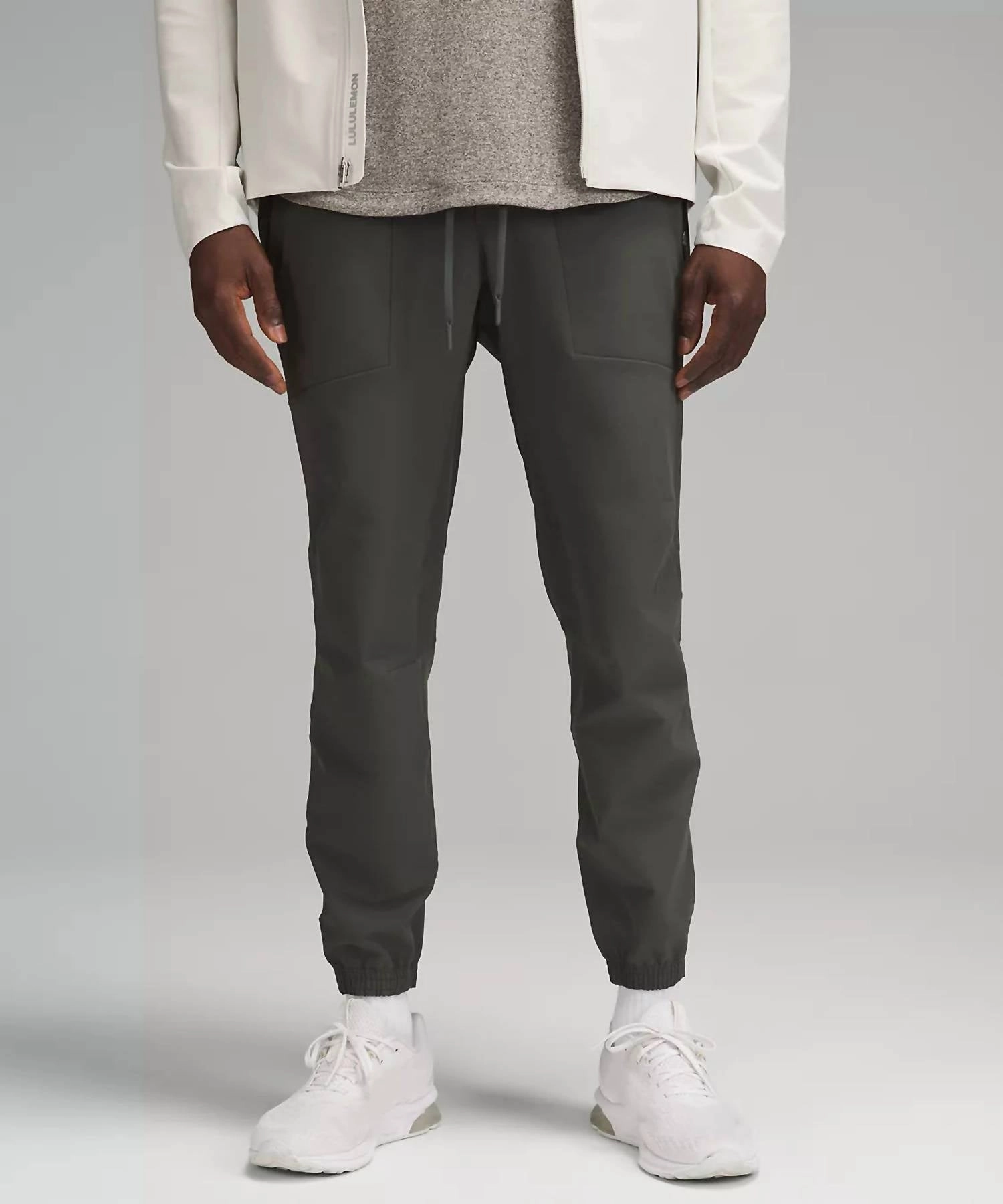 Men's License To Train Jogger In Slate Brown