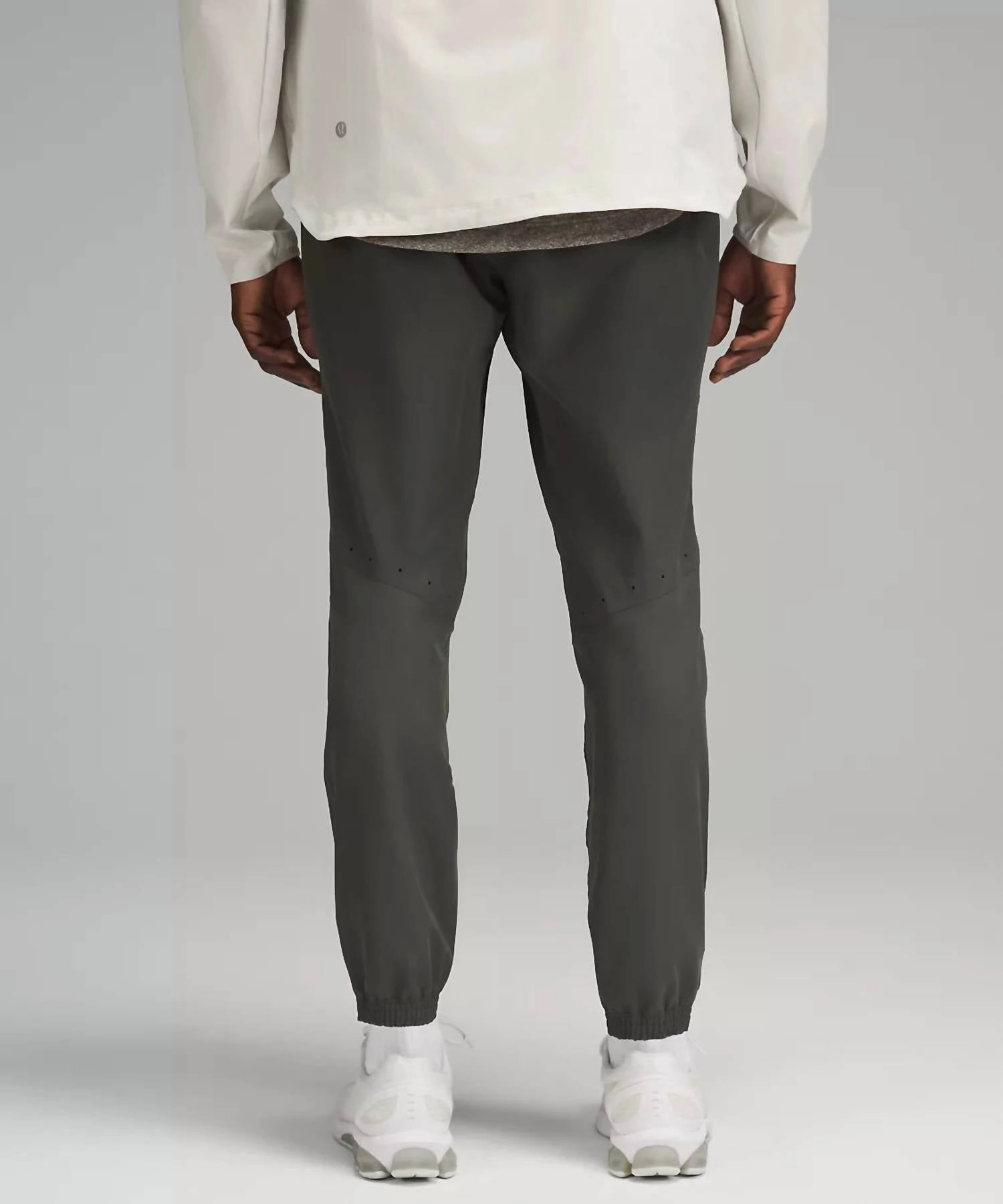 Men's License To Train Jogger In Slate Brown