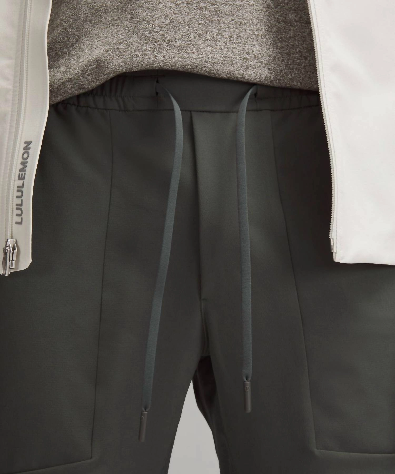 Men's License To Train Jogger In Slate Brown