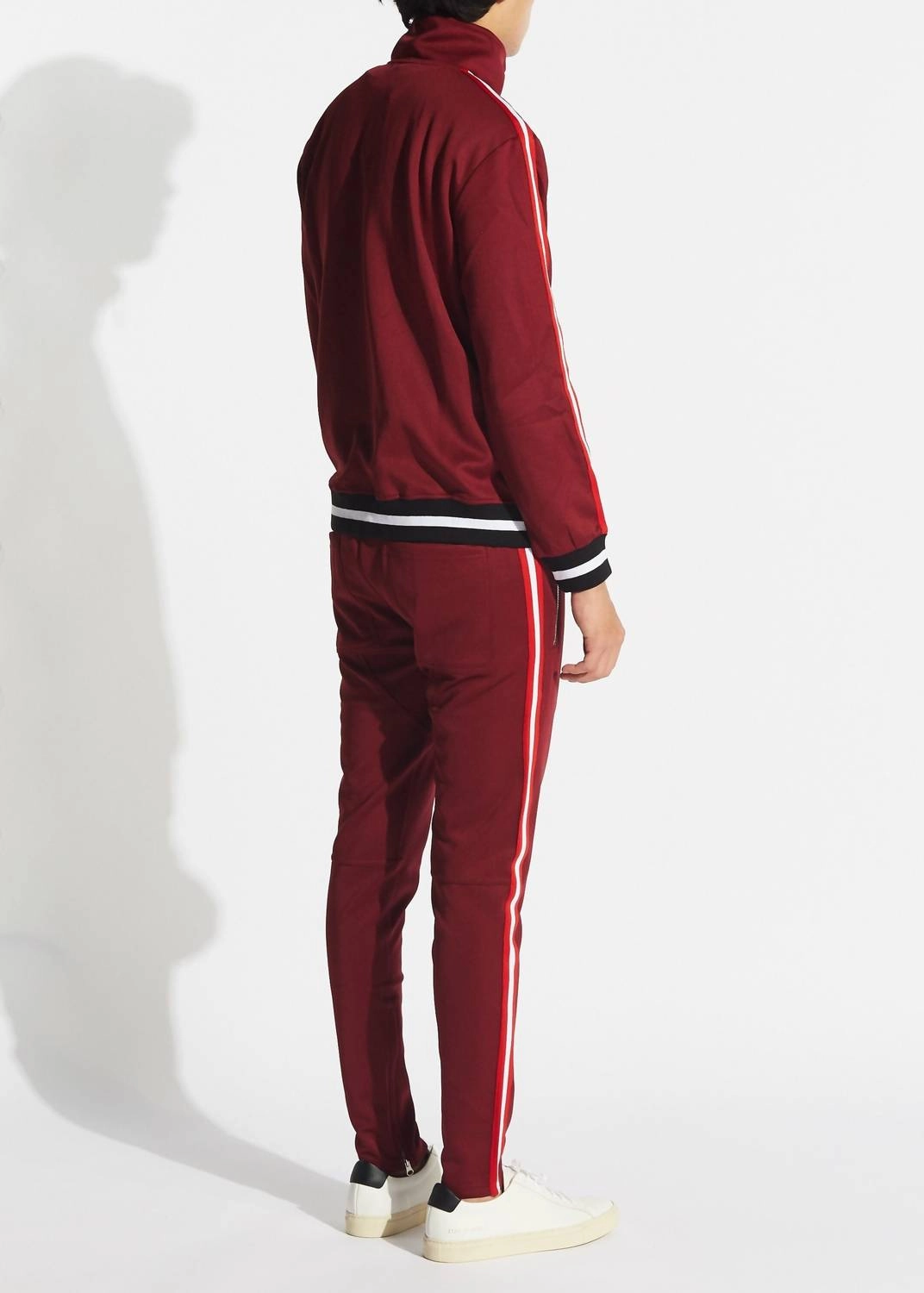 Men's Zip Up Jacket And Sweatpant Set In Burgundy