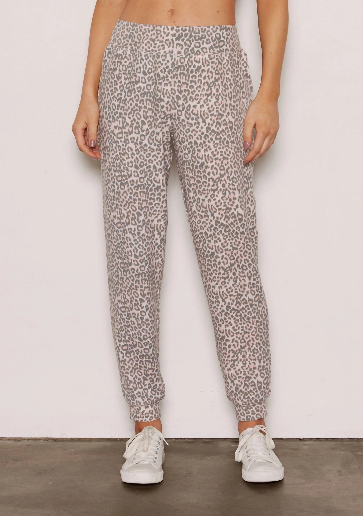 Mila Hoodie Jogger Set In Pale Pink Grey Leopard