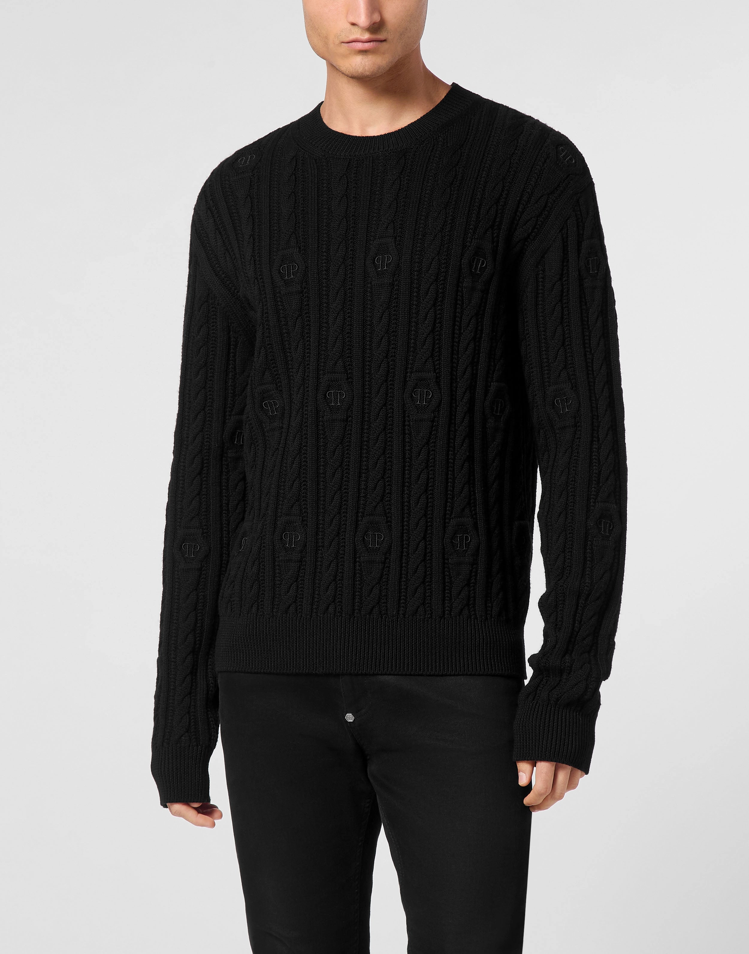 Pullover Round Neck Long-Sleeve