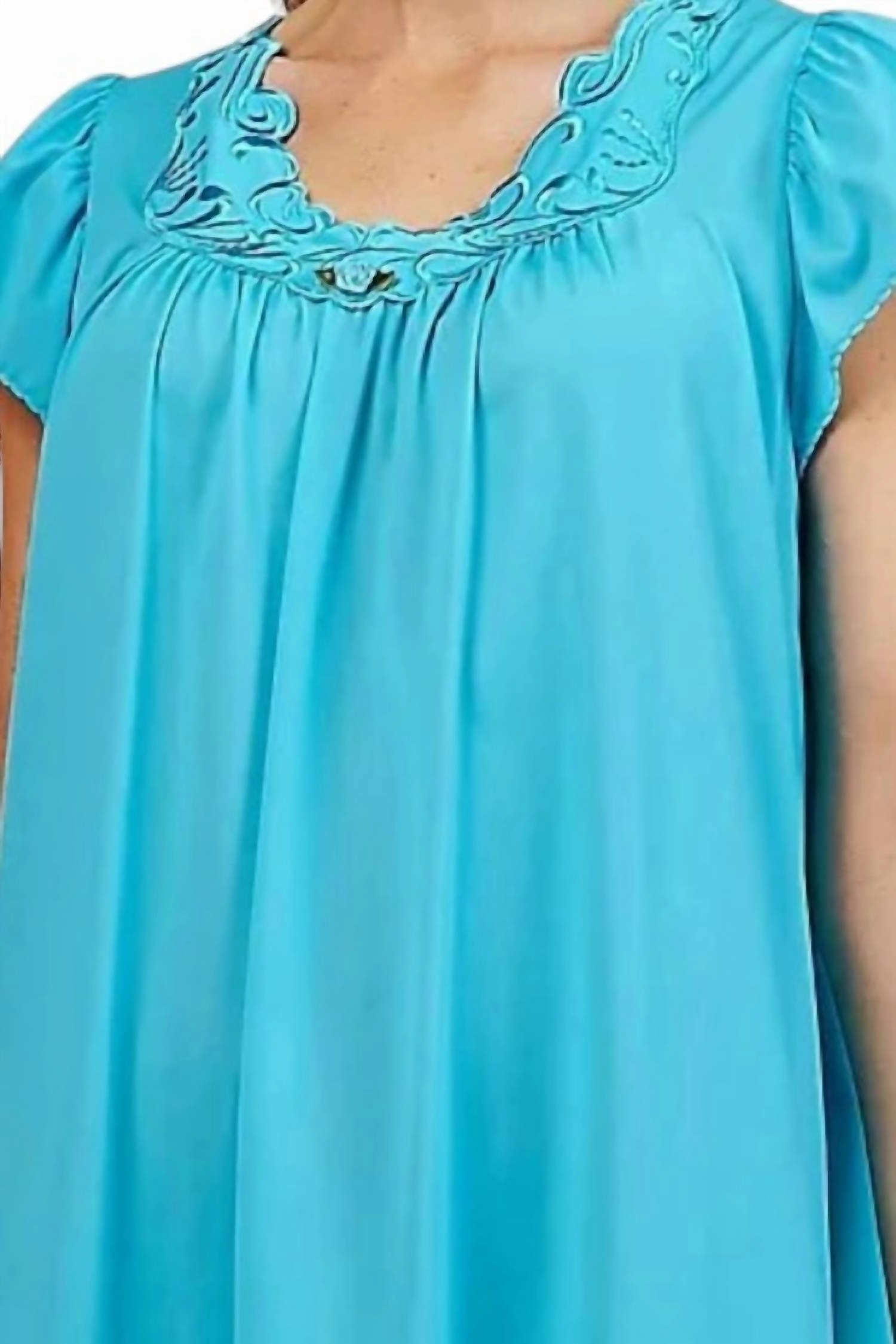 Rosebud Short Cap Sleeve Gown In Turquoise