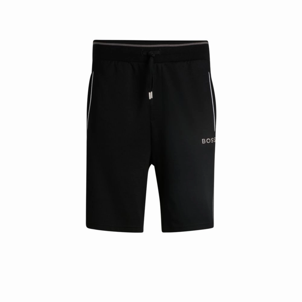 Shorts with contrast piping