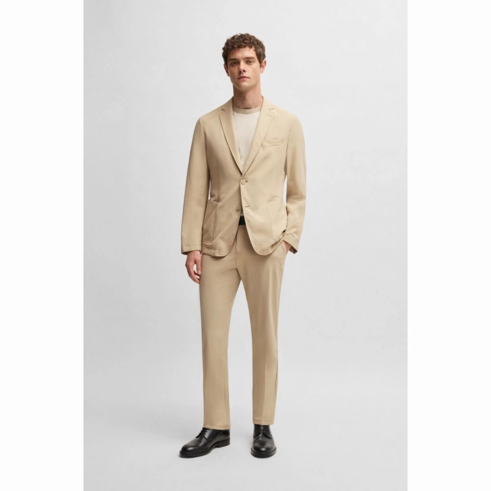 Slim-fit suit jacket in travel-friendly stretch softshell