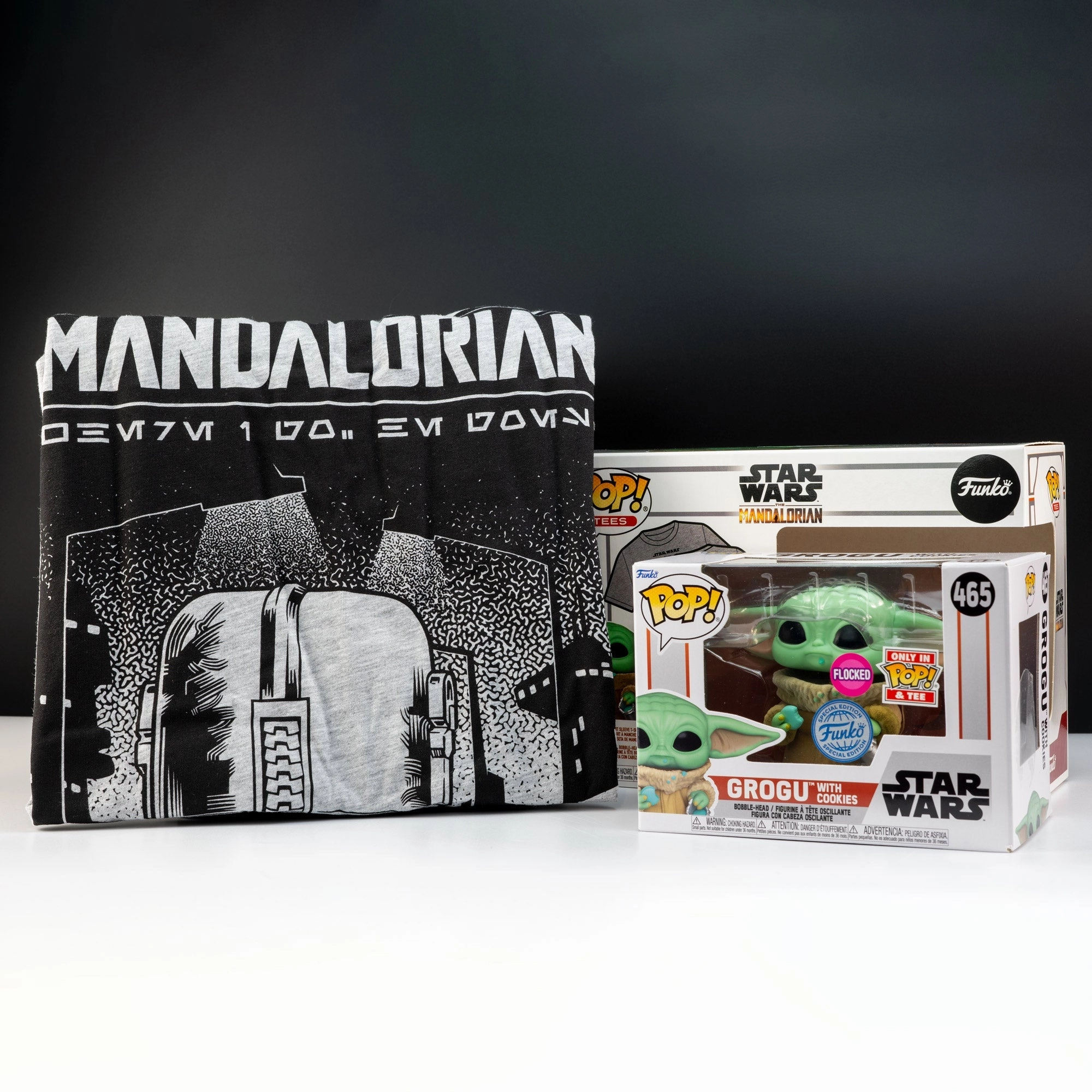 Star Wars The Mandalorian Grogu with Cookie Pop! Vinyl and Tee Set