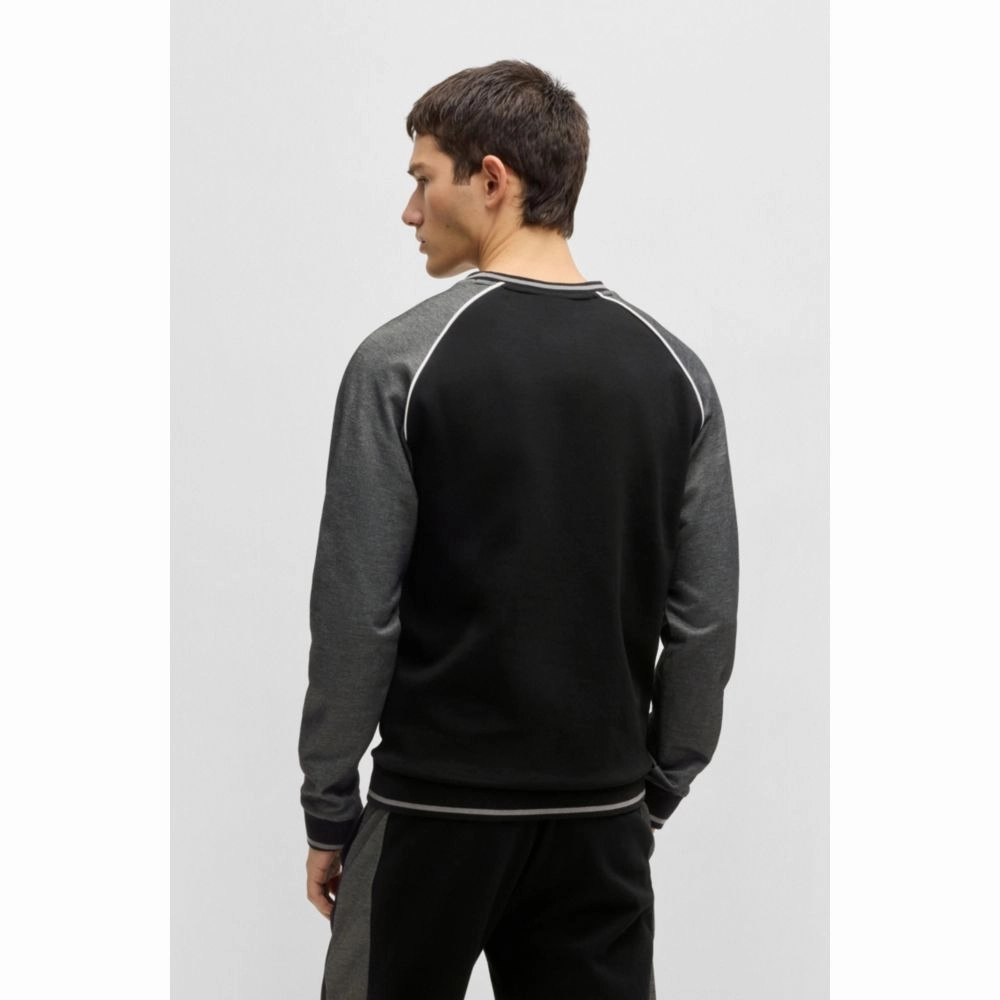 Sweatshirt with contrast piping