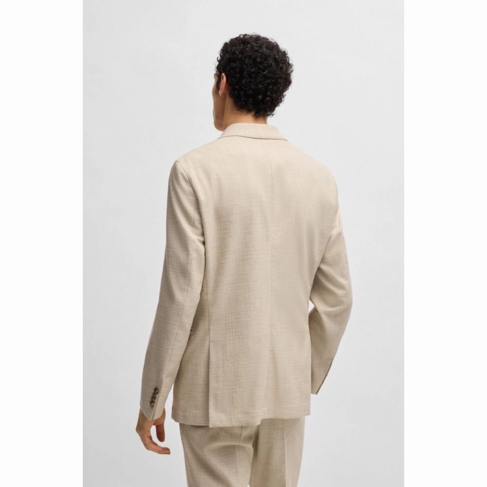 Two-piece suit in patterned tweed