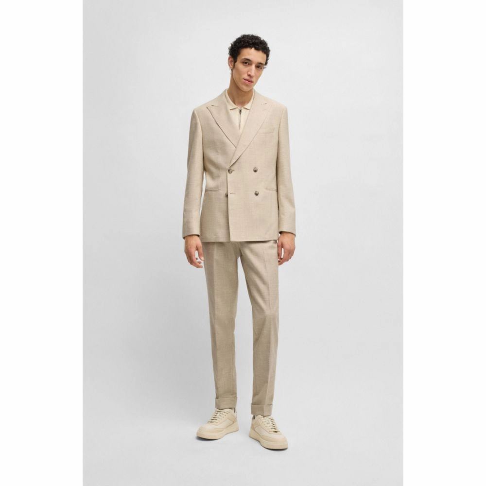 Two-piece suit in patterned tweed