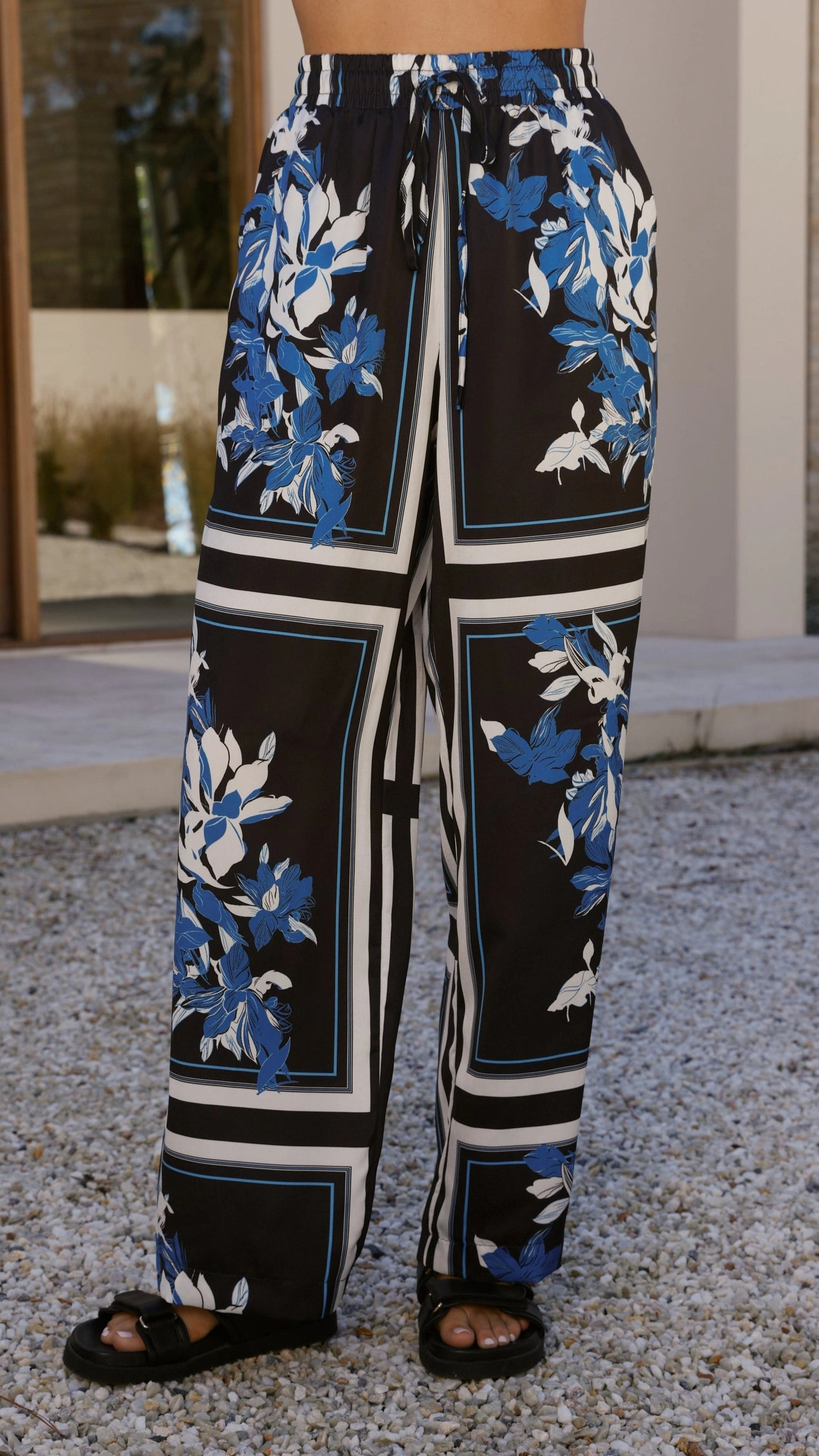 Valene Pants - Black/Blue Print