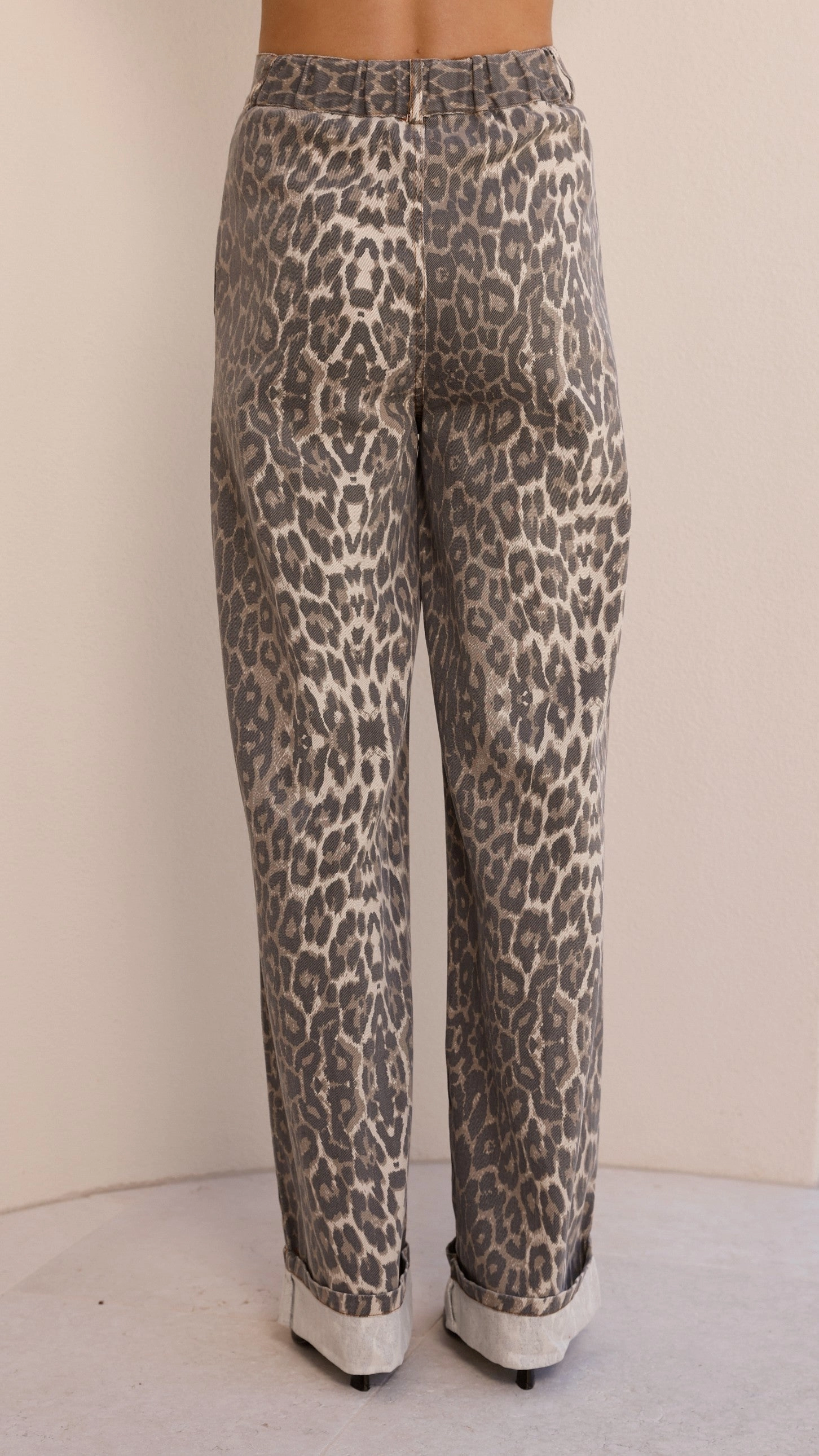 Varia Cuffed Pants - Leopard Print
