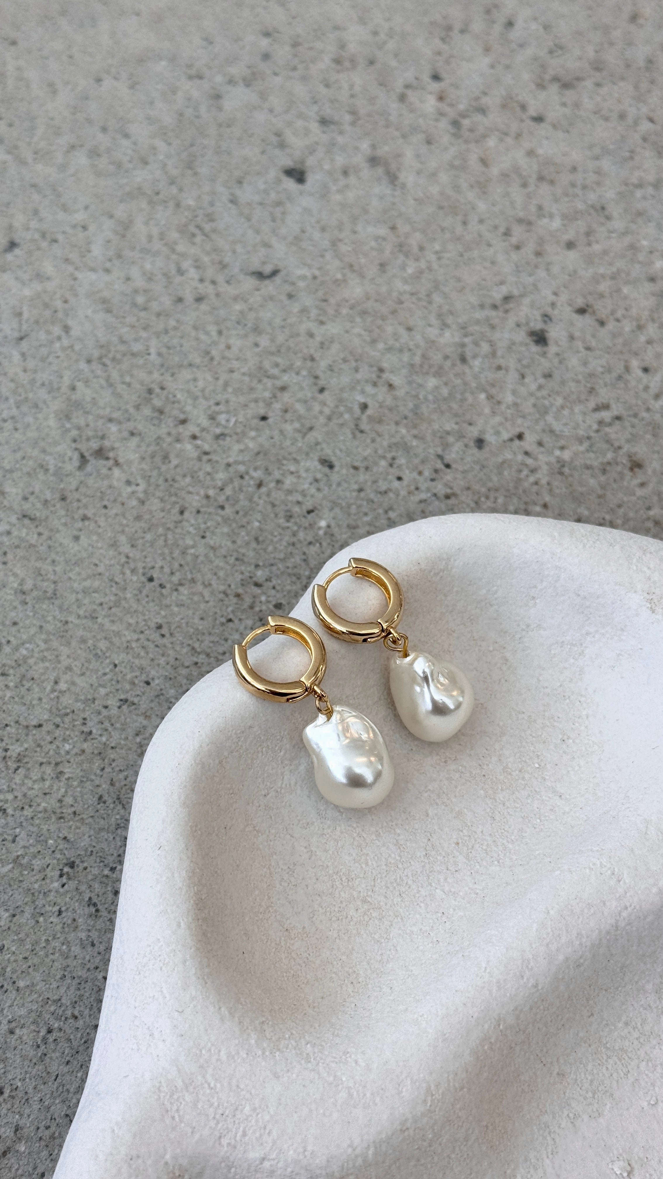 Waverly 18K Gold Earrings - Gold / Pearl