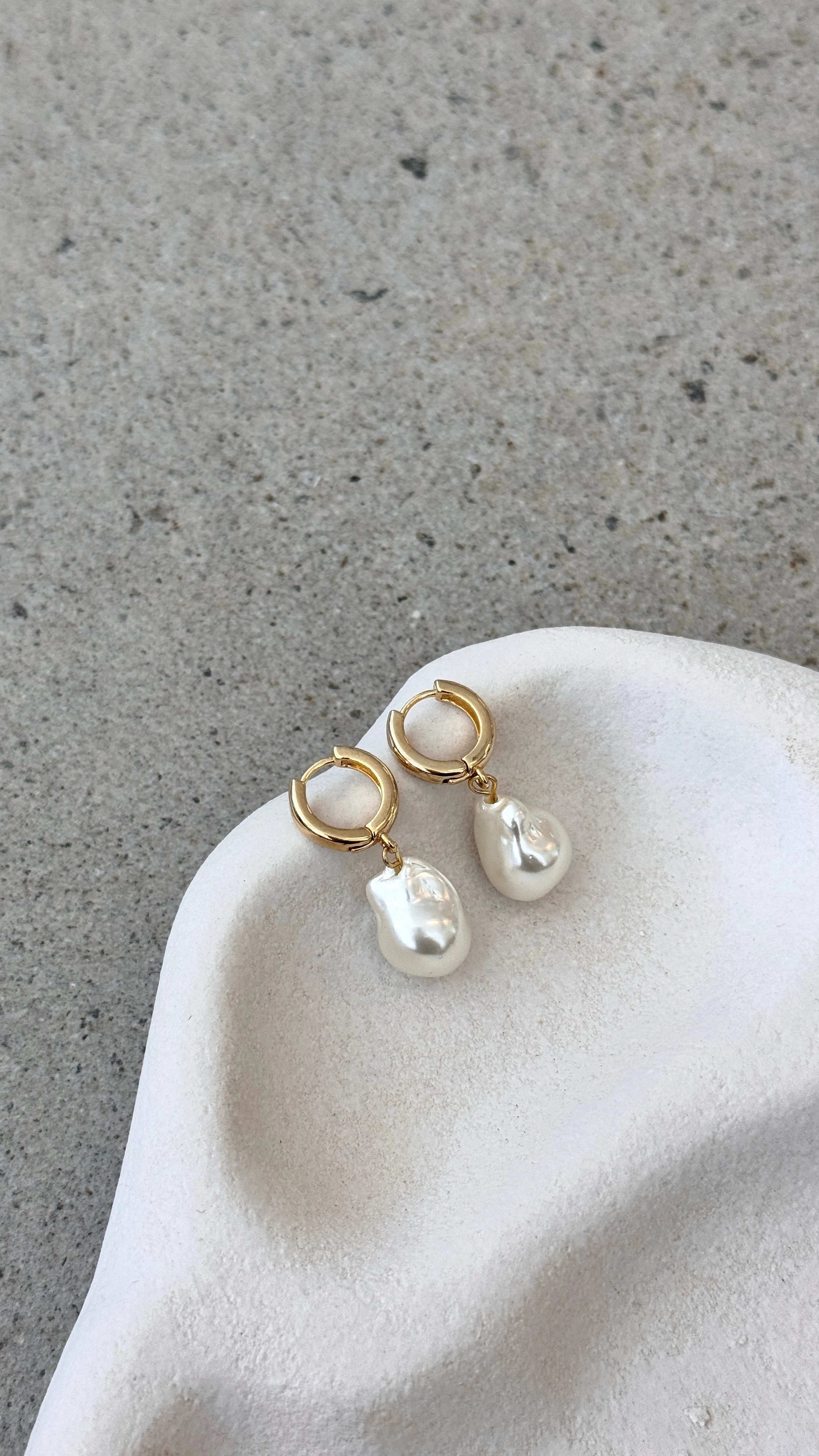 Waverly 18K Gold Earrings - Gold / Pearl