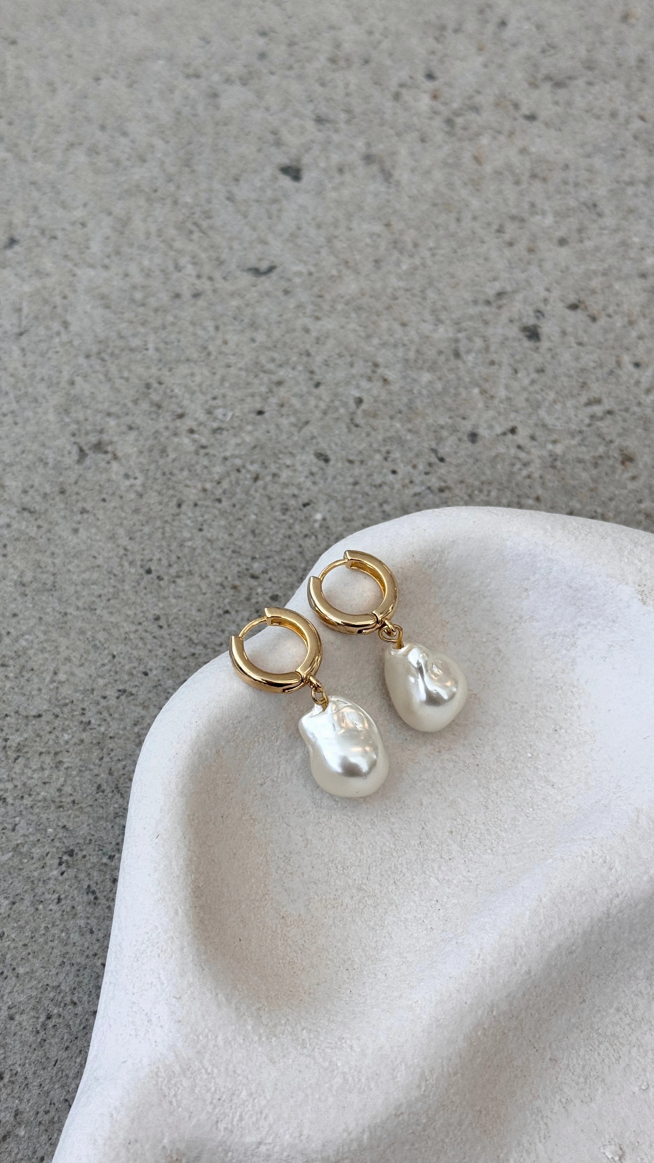 Waverly 18K Gold Earrings - Gold / Pearl