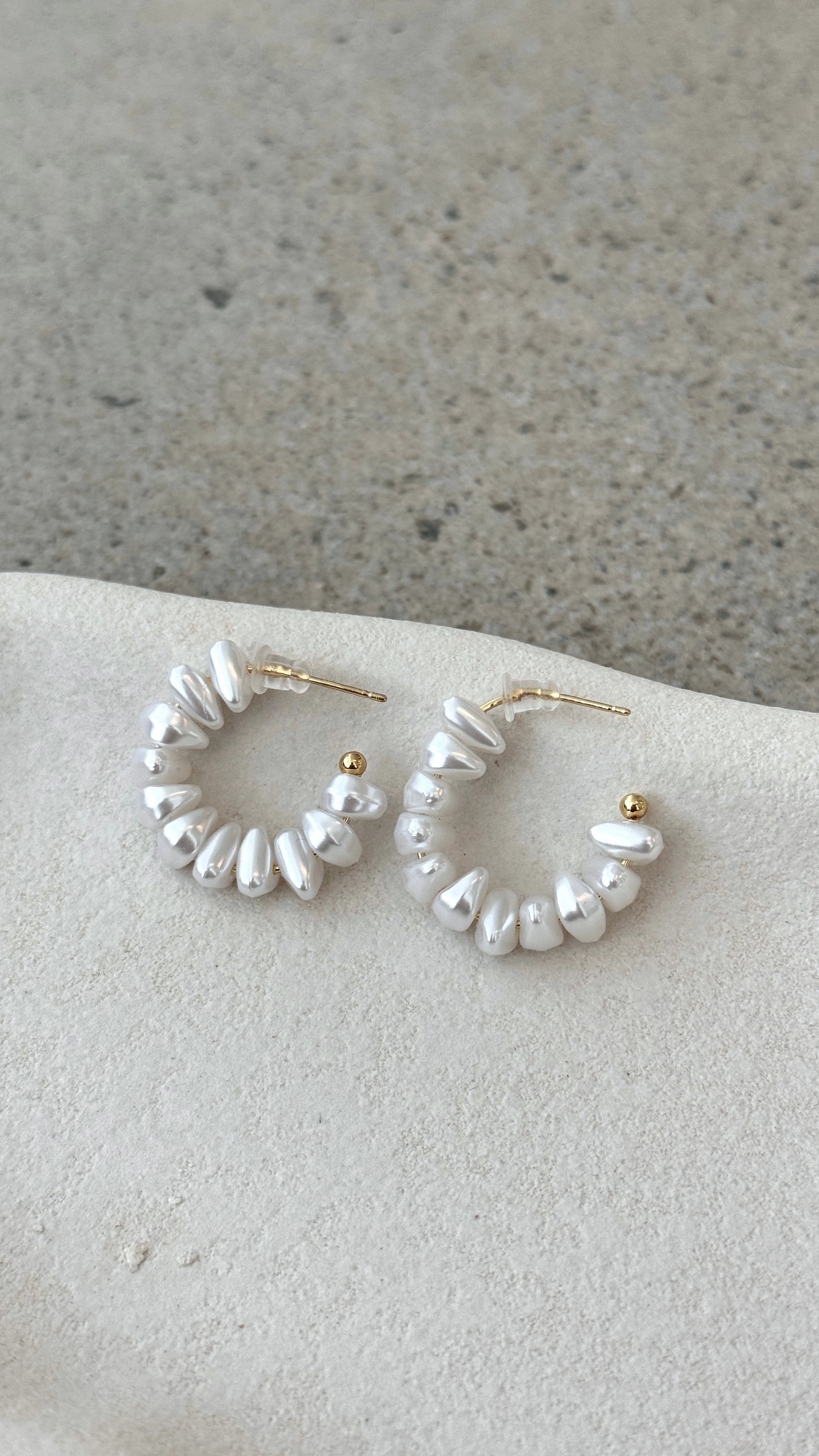 Yasar 18K Gold Pearl Hoop - Gold / Pearl